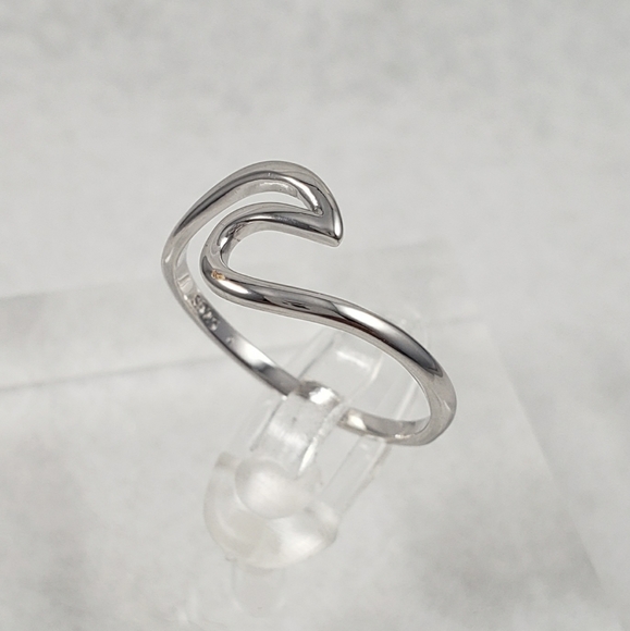 Sterling Silver Wave Ring - Picture 4 of 8